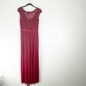 DAVID’S BRIDAL Red Apple Long Lace Mesh Cap Sleeves Lined Front Split Dress 6